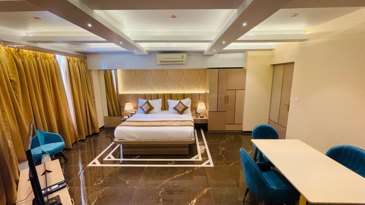 Home2 Renaissance Club Мумбаї Екстер'єр фото