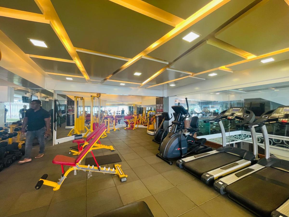 Home2 Renaissance Club Мумбаї Екстер'єр фото