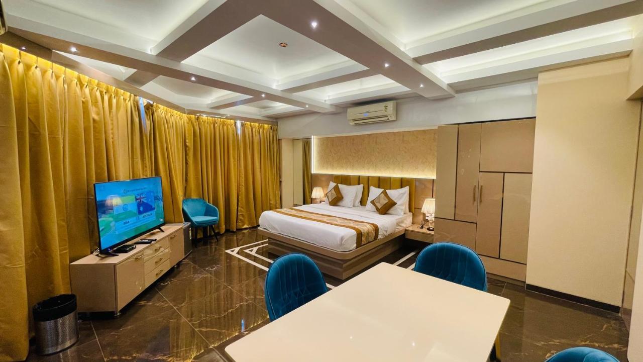 Home2 Renaissance Club Мумбаї Екстер'єр фото