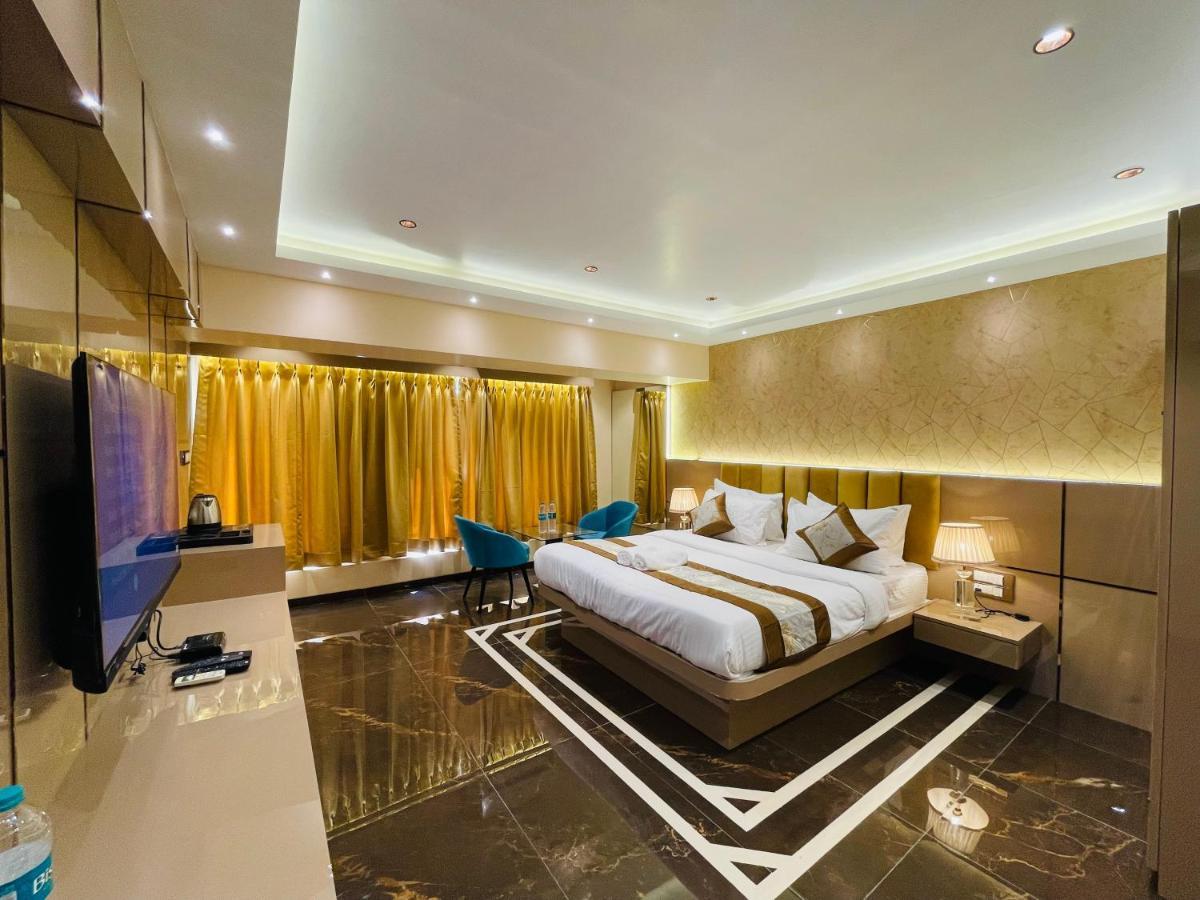 Home2 Renaissance Club Мумбаї Екстер'єр фото