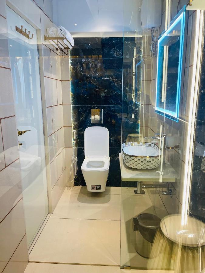 Home2 Renaissance Club Мумбаї Екстер'єр фото