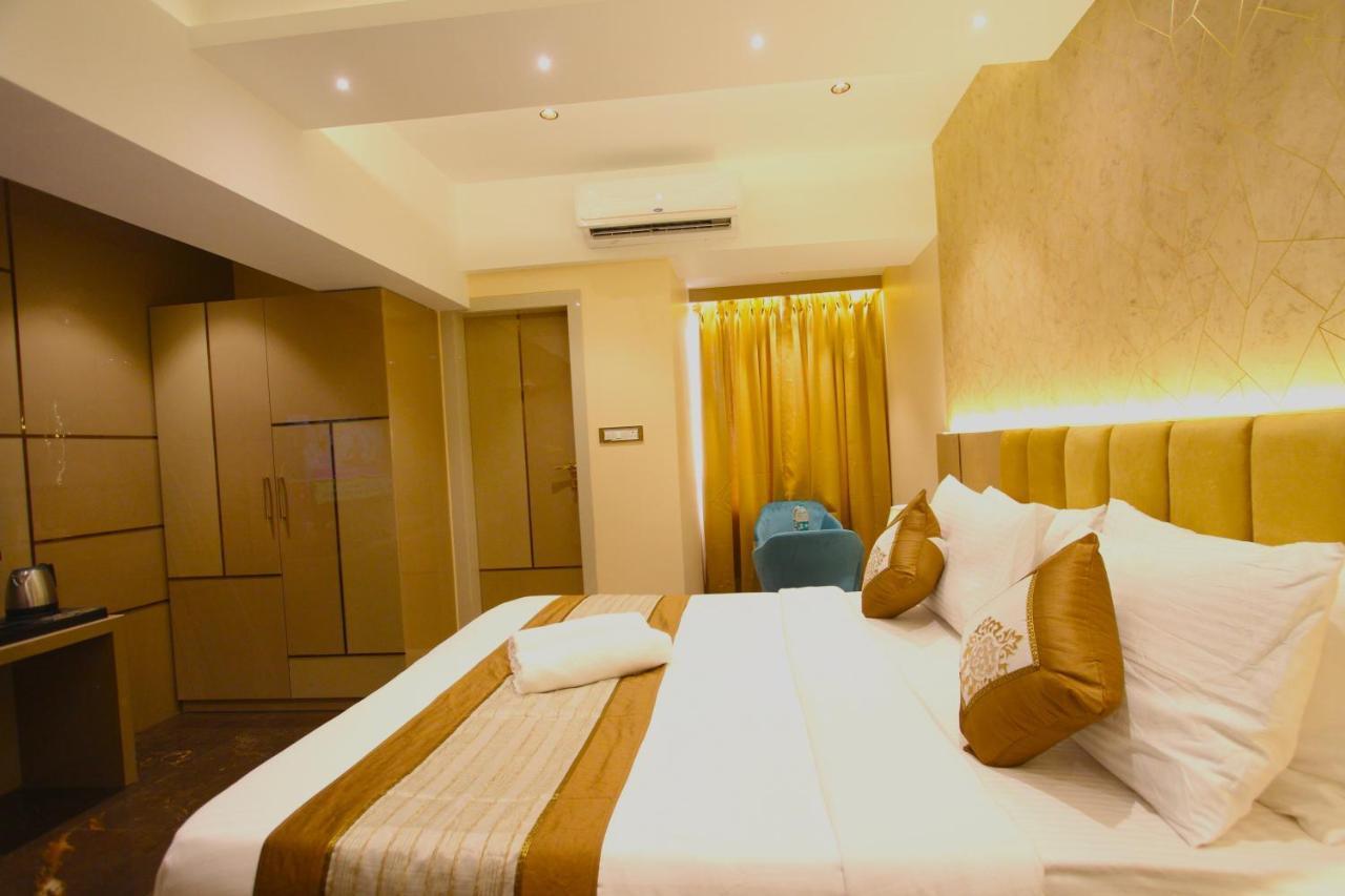 Home2 Renaissance Club Мумбаї Екстер'єр фото