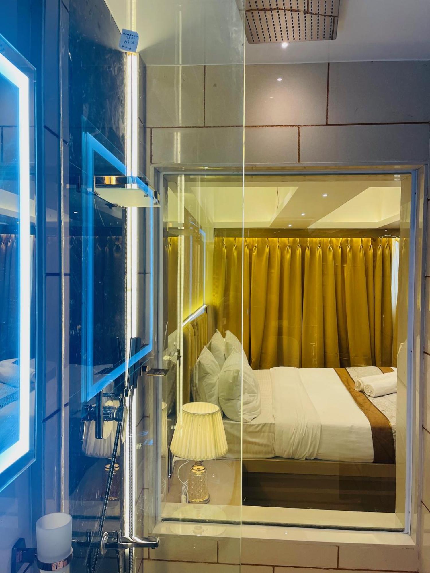 Home2 Renaissance Club Мумбаї Екстер'єр фото