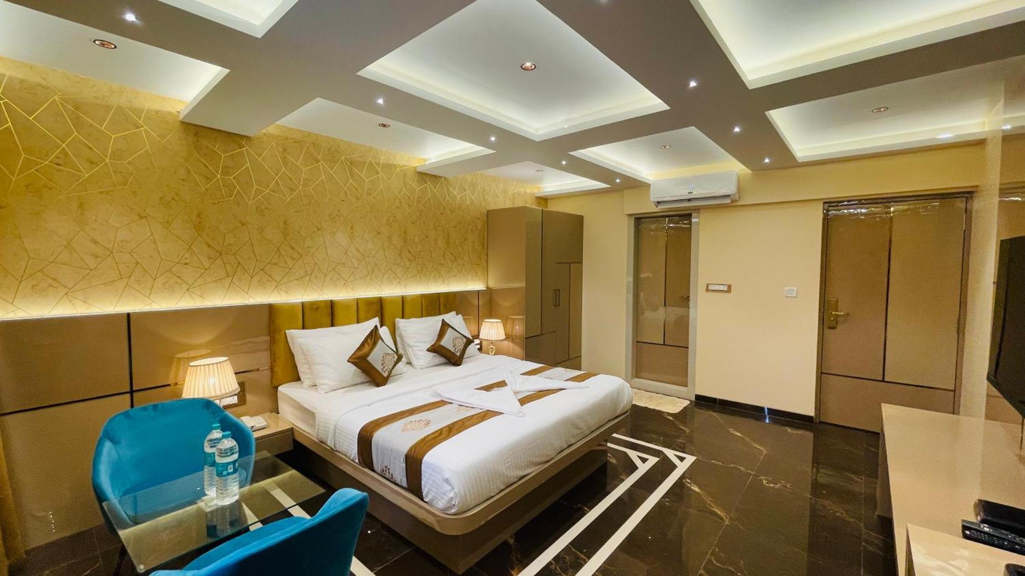 Home2 Renaissance Club Мумбаї Екстер'єр фото