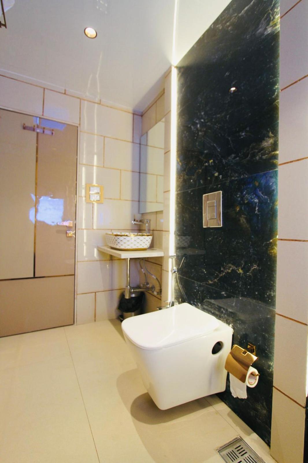 Home2 Renaissance Club Мумбаї Екстер'єр фото